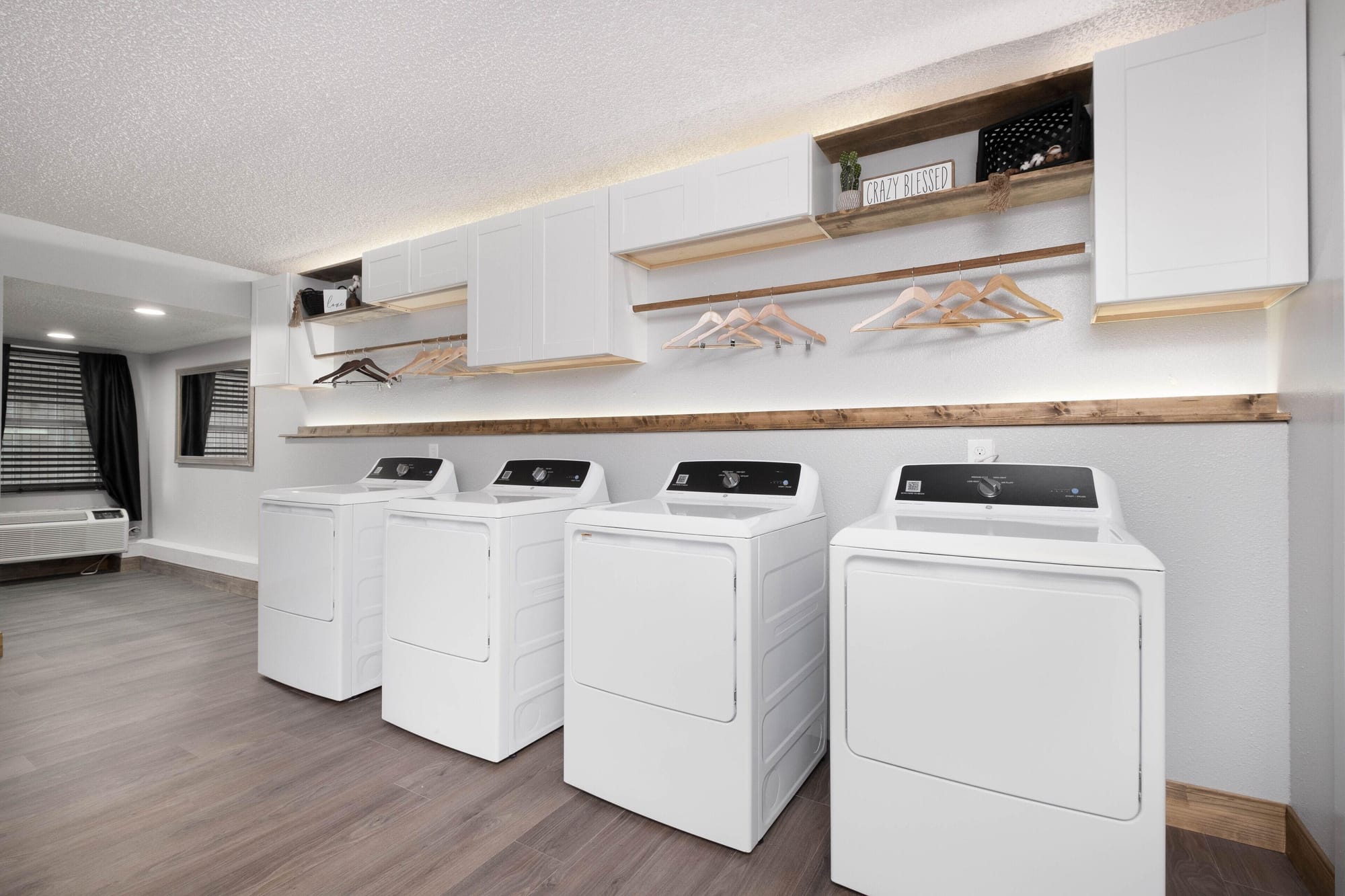 The guest laundry room, open 24 hours